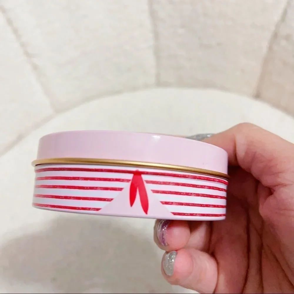 Starbucks 2019 pink piggy mini pocket to keep candy or decorations.